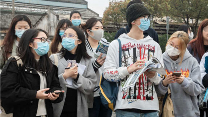 調查顯示疫情過後上海有逾半中青年感壓抑。