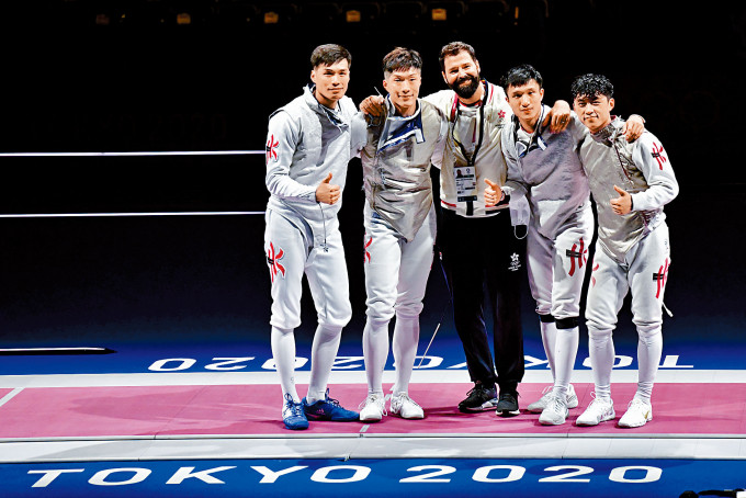 香港男子花剑队昨以第七名完成团体赛事。