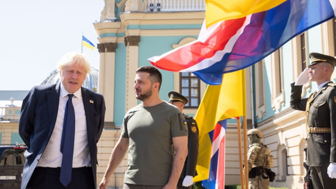 约翰逊第三度访问基辅，祝贺乌克兰独立31周年。UK Prime Minister twitter图片