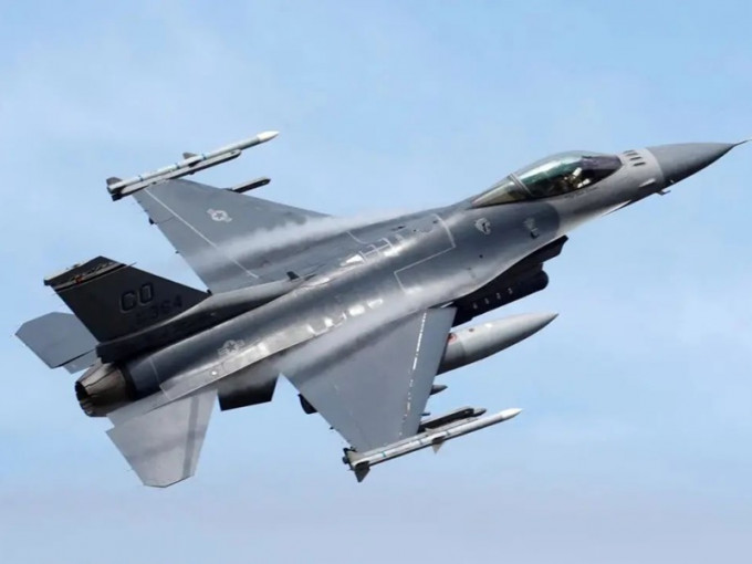 美军F-16战机一度出动拦截。网图