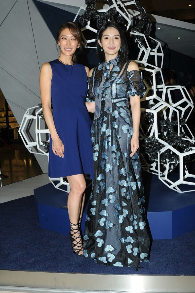 楊采妮(右)和謝婷婷出席護膚品牌活動。