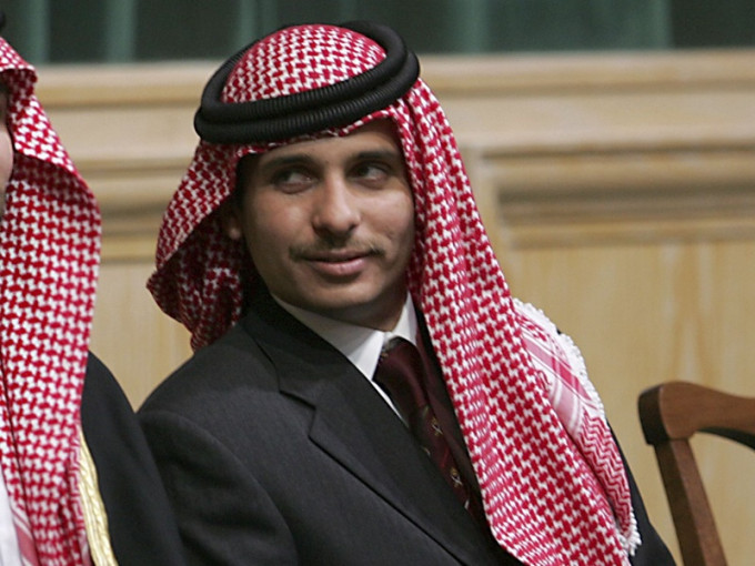 哈姆扎在2004年被废除王储身分。AP