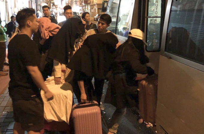 行动中共拘捕37名内地女子。