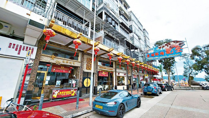 全记海鲜酒家东主吴金福等人，以3200万购入西贡海旁万年街铺位。