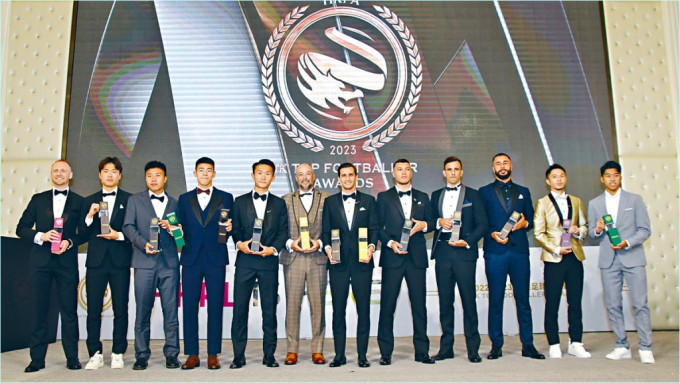 足球明星颁奖典礼是对业界人员的一种肯定及支持。