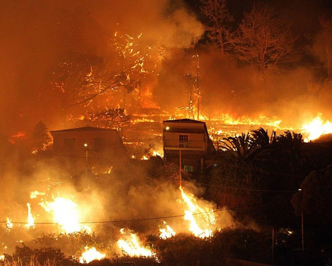 葡萄牙及西班牙發現有人縱火，導致山火持續。
