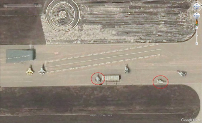 最新的谷歌卫星图片令舰载版歼-35首次曝光。