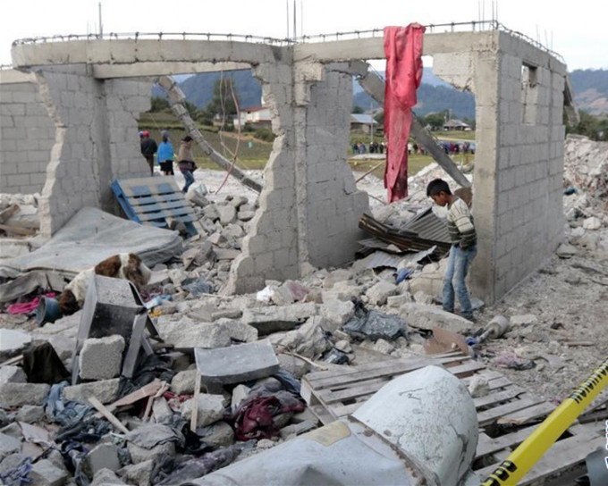 建築倒塌9人當場死亡。圖:新華社