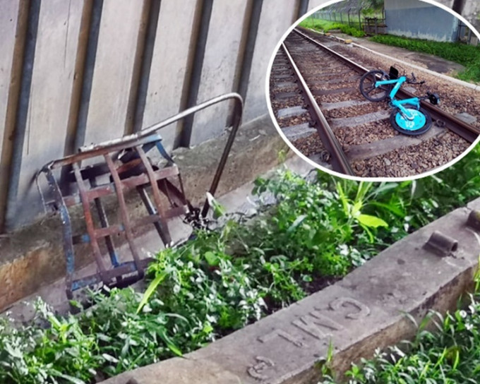 东铁线发现路轨上有手推车和单车。港铁提供图片