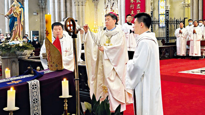 沈斌就任上海主教後主持儀式。中國天主教官網