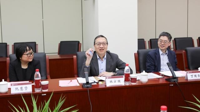 林定国早到访中国政法大学，与一众师生作交流。林定国FB图片