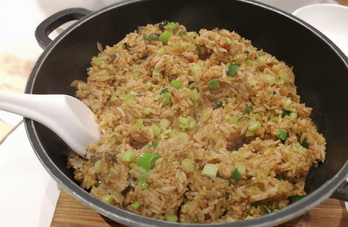 有食客投诉稻香超级渔港旺角分店疑用「胶米」。资料图片