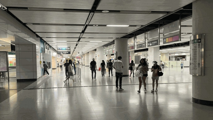 港鐵香港站供電系統現故障影響信號設備  機場快綫及東涌綫一度受阻
