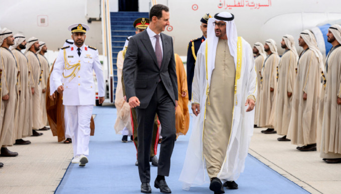 叙利亚总统巴沙尔与夫人抵达阿联酋阿布扎比展开正式访问。（路透社）