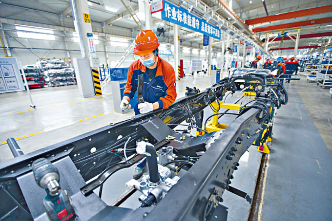 國家統計局公布，7月製造業PMI為49，較6月下降1.2個百分點。