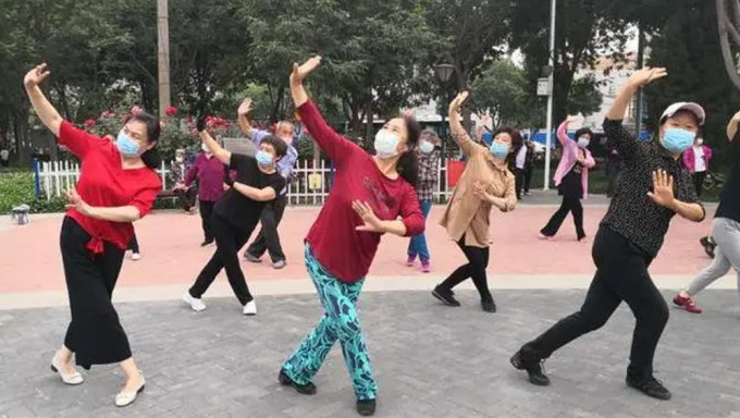 深圳廣場舞爆疫情。示意圖