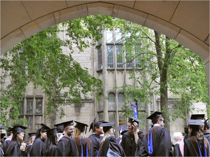 美国司法部撤销指控耶鲁大学歧视亚裔和白人入学申请者的诉讼。AP资料图片