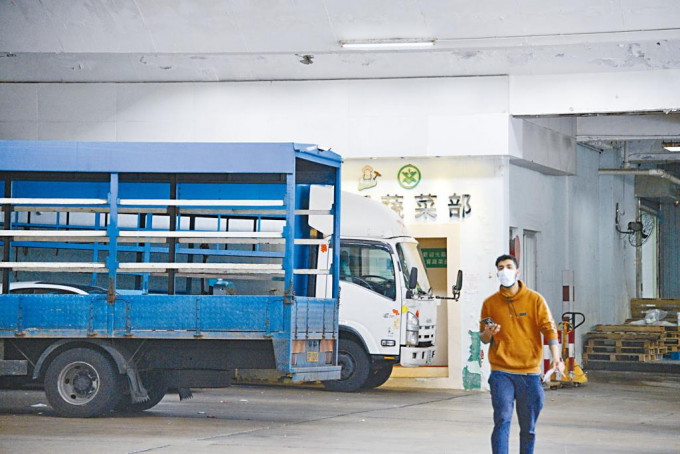 政府計畫招募更多跨境貨車司機，以確保鮮活食品供港。