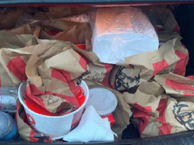 部分快餐食品只餘下空袋子。紐西蘭警方圖片