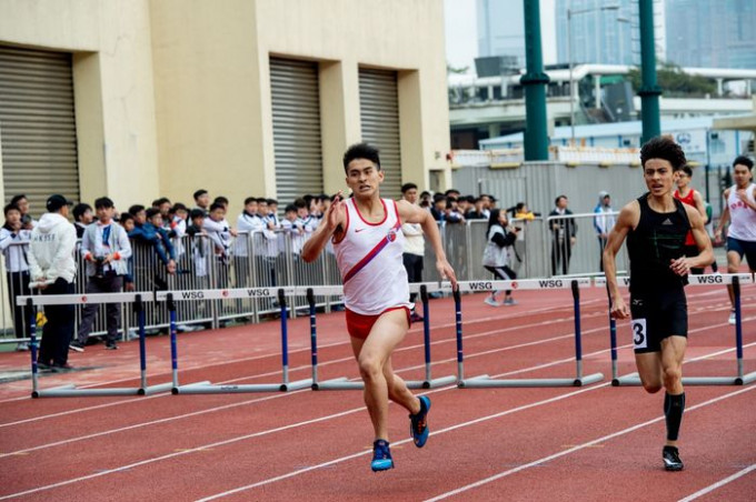 馮俊瑋在運動場上出類拔萃，是「三料」校隊成員。