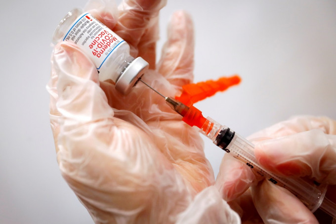 紐約市的私營企業於27日起須要求所有員工接種疫苗。REUTERS