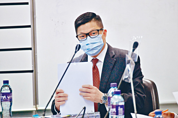 警務處處長鄧炳強昨出席元朗區議會會議。