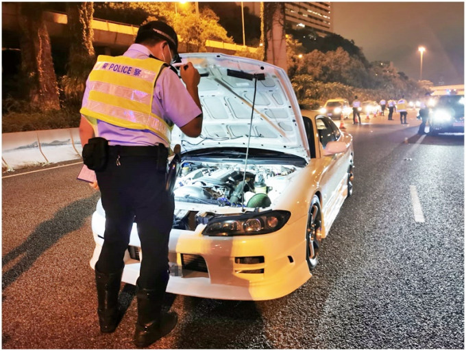 行動中，警員共向403名超速駕駛的司機發出定額罰款通知書。