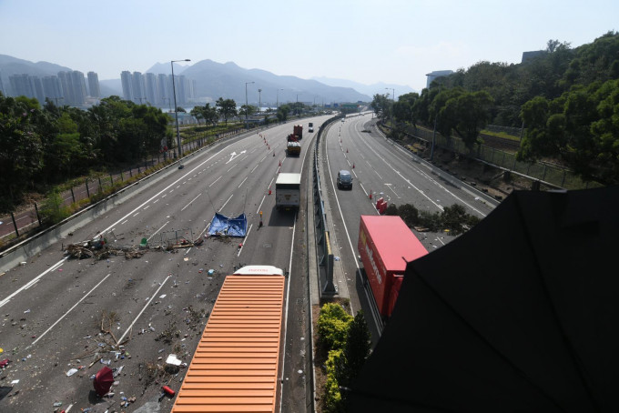 吐露港公路重開。