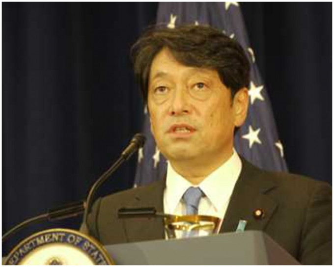 日本防衞大臣小野寺五典上周曾表示，計劃從美國軍火商買入射程為約900公里的長程巡航導彈。（資料圖片）