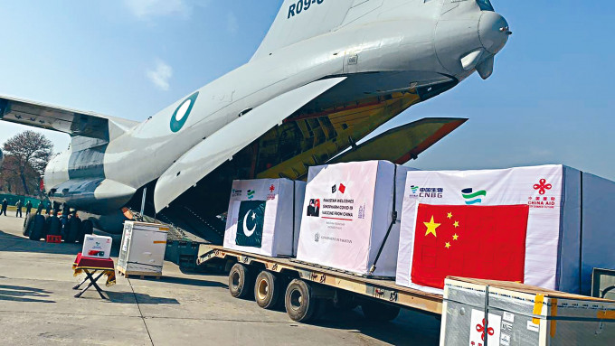 中国捐赠的新冠疫苗昨天运抵巴基斯坦。