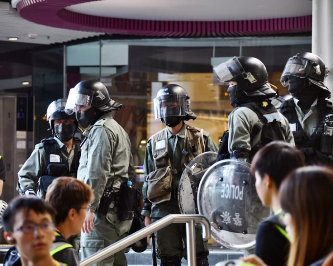 警方在屯門展開驅散行動。資料圖片