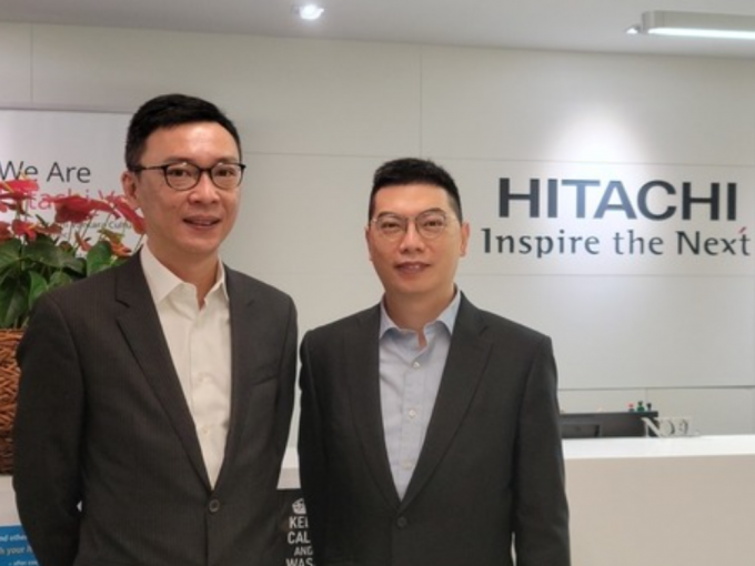 Hitachi Vantara香港区总经理蔡承智（左）和香港、台湾及华南企业技术销售总监卢嘉骐（右）认为新世代的混合云储存方案必须弹性和效能俱备。