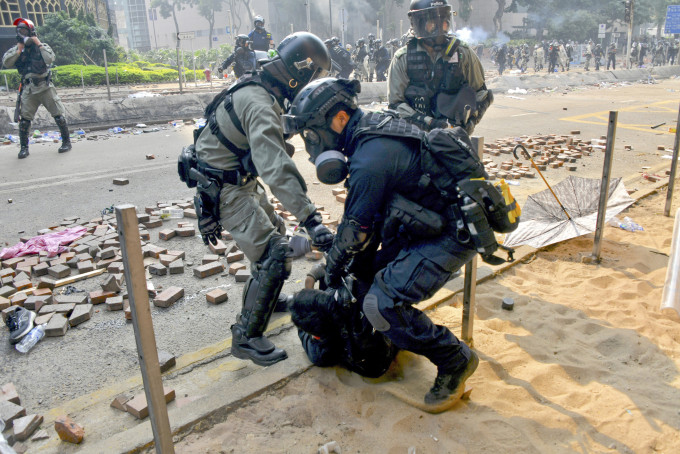 理大连日发生激烈冲突，多人被警方拘捕。 资料图片