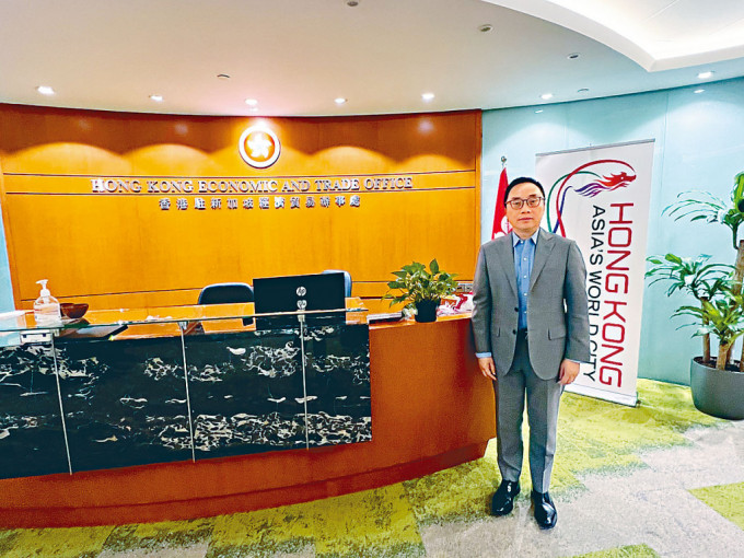 香港駐新加坡經濟貿易辦事處處長馮浩然形容，兩地持續良性競爭會令兩個城市都有所學習。 