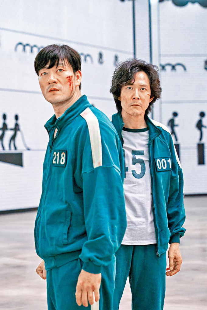 《鱿鱼游戏》第2季落实开拍，李政宰（右）再度主演，亦有传朴海秀在首季中其实未死。
