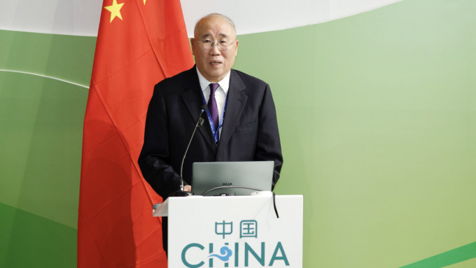 解振华在联合国气候变化迪拜大会（COP28）中国角开幕式上致辞。 中新社