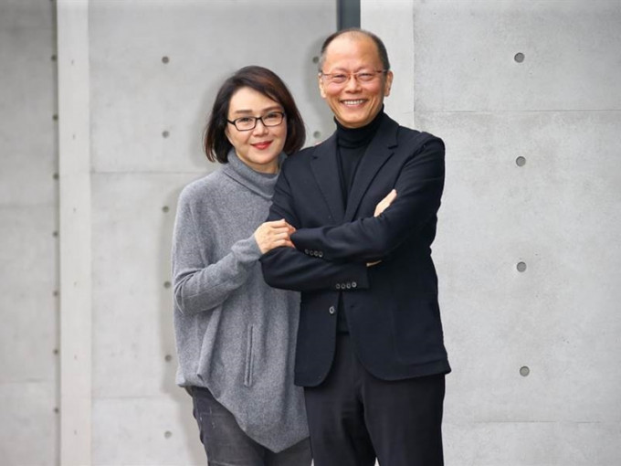 张毅与杨惠姗（左）退出影圈后，共同创办了琉璃工房。网图