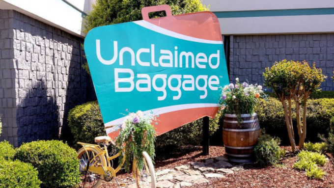 每年有数以千万计旅客到Unclaimed Baggage寻宝。（IG@Unclaimed Baggage）