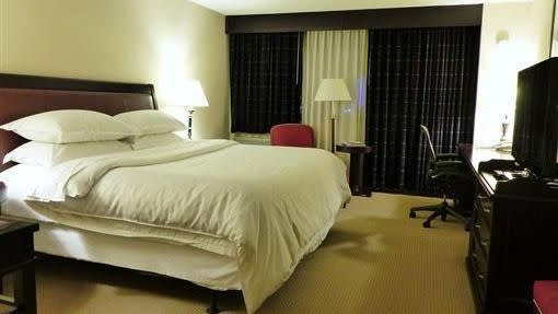 日本有酒店業界透露，有房客連電視機都偷走。