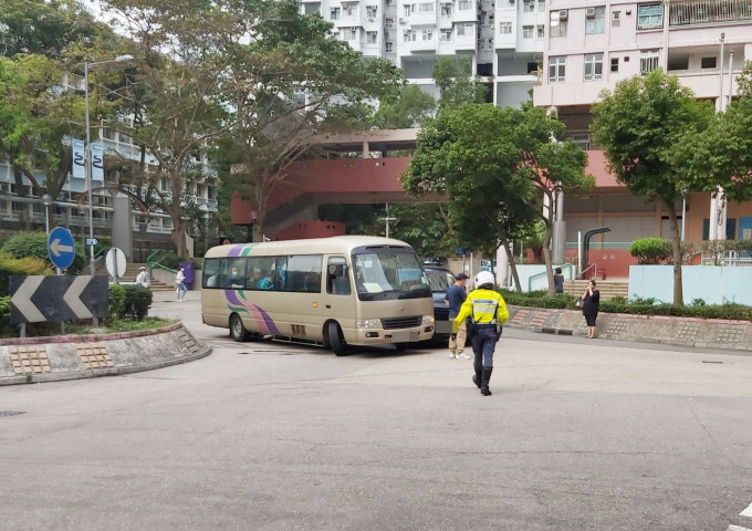 警方到場調查。  香港突發事故報料區FB圖