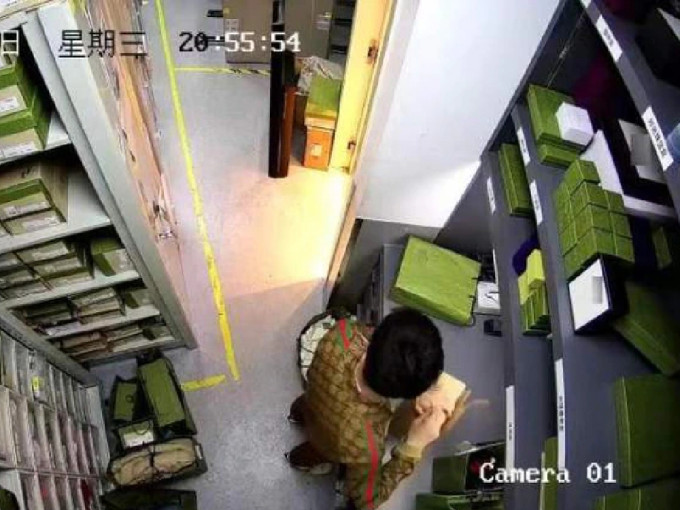 上海Gucci女店员被揭发监守自盗。（网上图片）