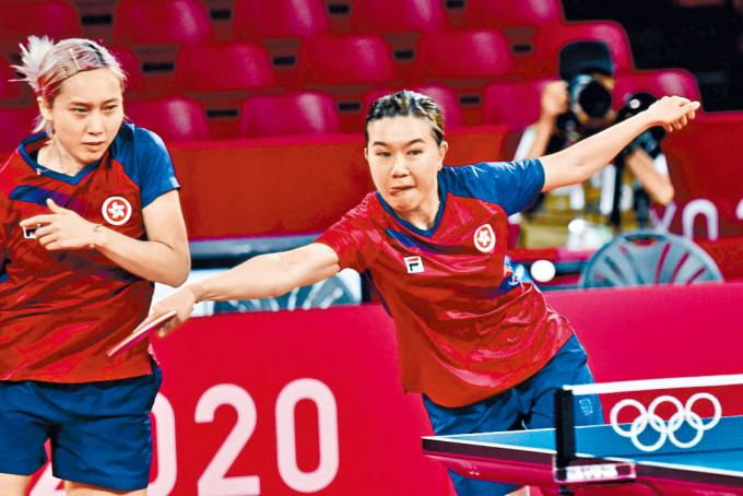 李皓晴（右）与苏慧音在准决赛打头阵。