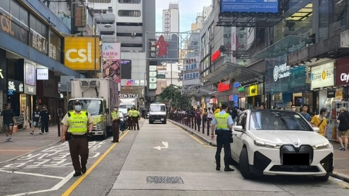 交通总部于本年八月完成全港大型行动，打击驾驶及骑单车者的违法行为。资料图片