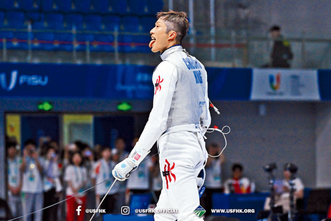 「香港剑神」张家朗再次扬威赛场，成功在成都世大运花剑夺金。