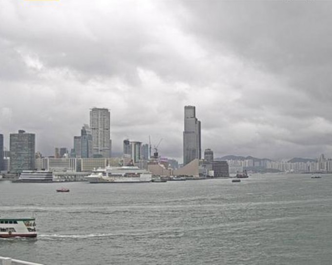 今日多雲有驟雨，最高30度。天文台圖片