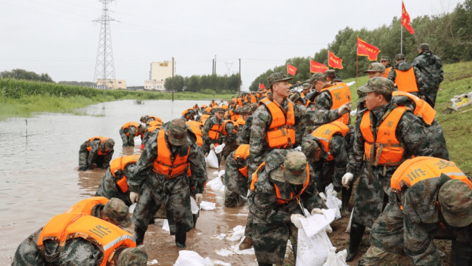  北部戰區多支部隊投入防汛救災。新華社