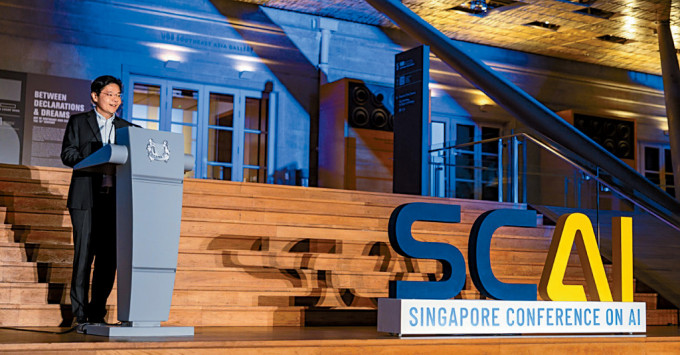 獅城副總理黃循財周一在新加坡AI會議上發言。