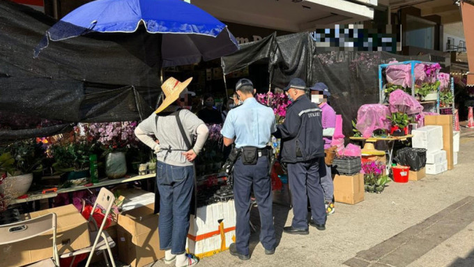 警方由今年一月開始，聯同各政府部門加強就花墟一帶店鋪阻街問題進行執法行動。
