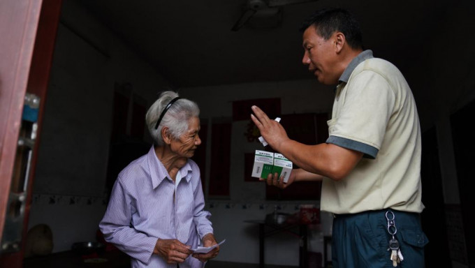 有能力但不贍養老人，將會列入社會信用記錄。新華社資料圖片