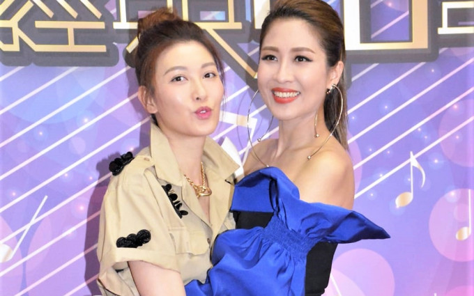 李彩華（左）同好姊妹陳敏之亮相無線節目。